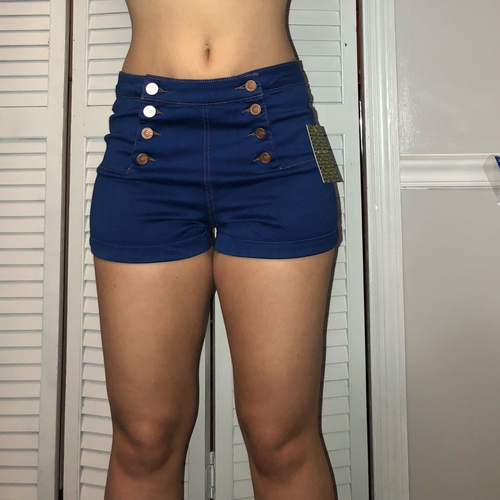 ⁉️LOW PRICE TODAY ONLY⁉️ Dark Rinse Shorts